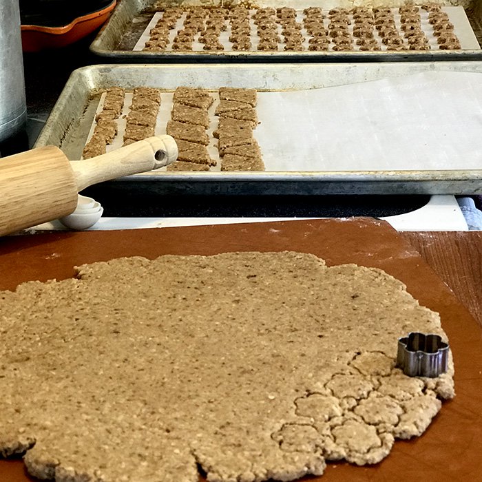 peanut butter baon bites dog biscuits