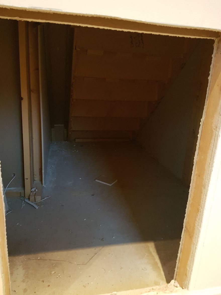 dog bedroom under the stairs project