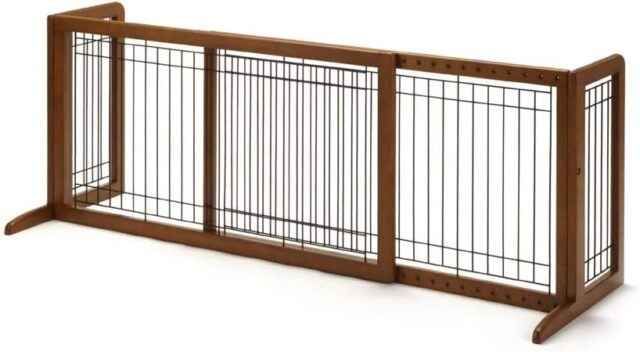 Freestanding dog gate