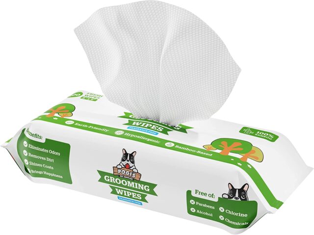 Dog grooming wipes